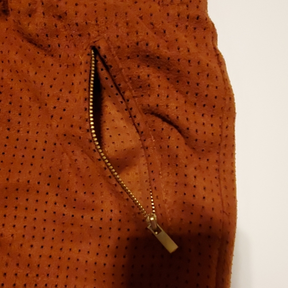 💥SOLD - NWOT suede shorts - Picture 2 of 4